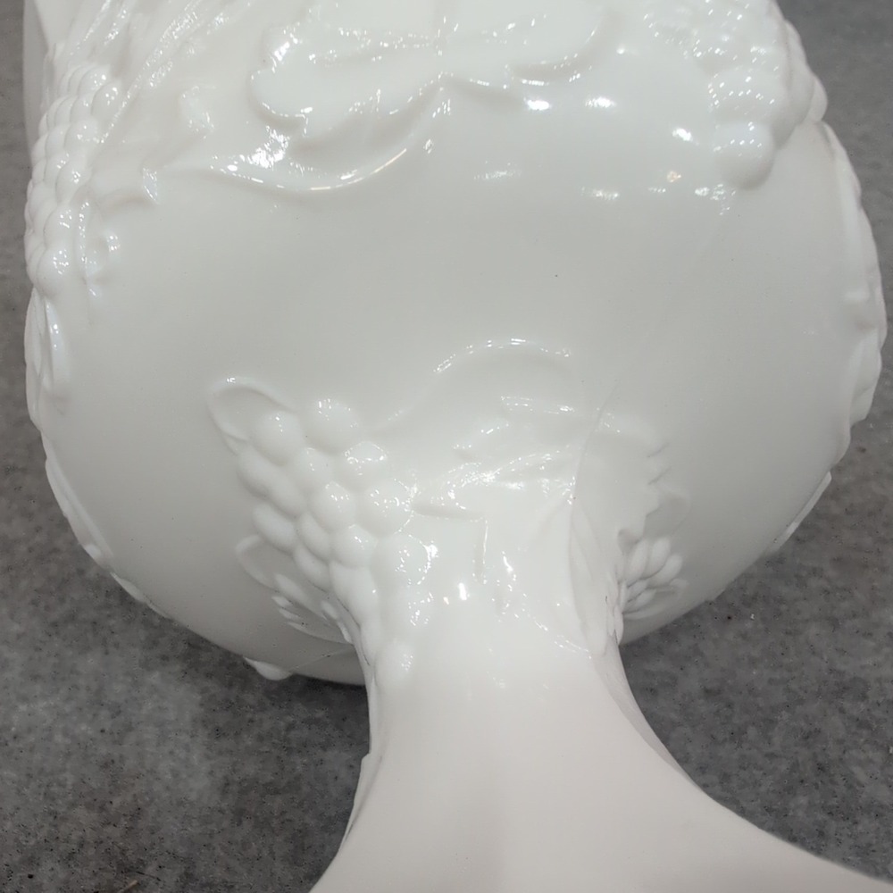 Vintage White Milk Glass Harvest Grape Pedestal Goblet Scalloped Rim - Picture 8 of 8